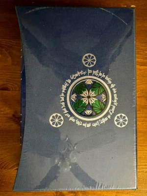 The Silmarillion [Illustrated Deluxe Special Edition] [Hardcover] Foto 1 de 4