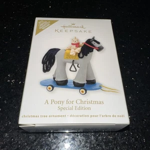 Hallmark Andenken 2012 Christbaumschmuck ein Pony zu Weihnachten Nr. 14 - Bild 1 von 16