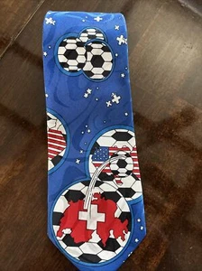 WORLD CUP USA 94  SILK TIE *SWISS TEAM* SOCCER FOOTBALL  SWITZERLAND  TEAM * - Picture 1 of 3