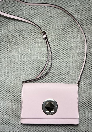 Borsa a tracolla Kate Spade Newbury Lane Sally Saffiano in pelle Turnlock rosa chiaro