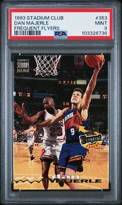 PSA 9 PERFEITO ESTADO 1993 STADIUM CLUB FREQUENT DAN MAJERLE com MICHAEL JORDAN #353 36 B157 - Imagem 1 de 2