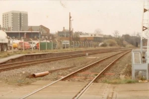 PHOTO WEDNESBURY TOWN RAILWAY STATION 1993 - Picture 1 of 1