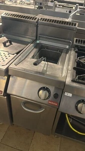 Friggitrice a gas MODULAR dimensioni 40x70 vasca 14 lt PARI AL NUOVO!!€ 1050,0 - Foto 1 di 5
