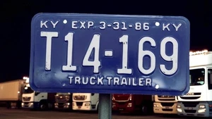 Kentucky License Plate Tag # T14-169 1986 Blue/White Truck Trailer GUC Vintage - Picture 1 of 1