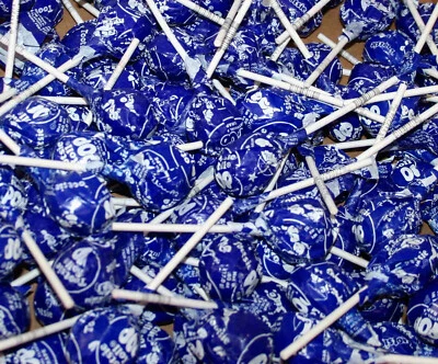 25 X виноград Tootsie рулон Pops два десятка + 1 леденцы свежий, корабли в коробке - Изображение 1 из 4