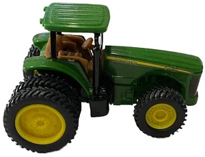 Tractor John Deere Tomy de plástico duro 8420 verde-amarillo - Imagen 1 de 5