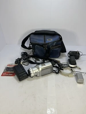 Panasonic Palmcorder PV-DV953D 2.5" Display 3MP MiniDV Camcorder HUGE Bundle - Image 1 of 4