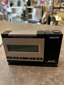 La Crosse Technology Alarm Clock Projector Small With Date And Temperature - Picture 1 of 3