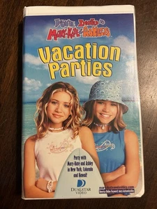 Mary-Kate  Ashley Olsen - Youre Invited to Mary-Kate  Ashleys Vacation... - Picture 1 of 3