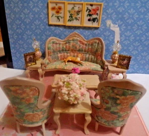 DOLLHOUSE MINIATURE VICTORIAN LIVING ROOM SUITE, PINK & GREEN FLOWERED-COMPLETE! - Picture 1 of 8