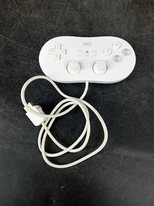 Official Nintendo Wii RVL-005 White Plastic Handheld Classic Pro Controller TMK - Picture 1 of 3