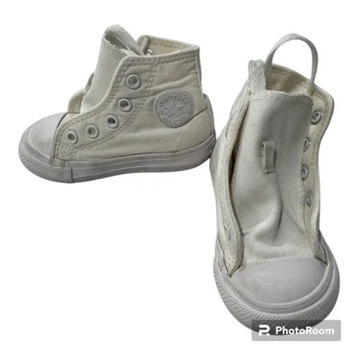 Top alto blanco monocromo Converse Chuck Taylor All Star talla 5 niño pequeño Foto 1 de 4