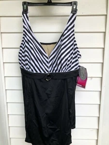 BLACK/WHITE~PLUS~22~1 PC~SZ 22~AVENUE~MINIMIZING~BATHING SUIT~SWIMSUIT~NEW - Picture 1 of 3