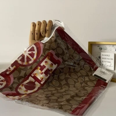 🐼🐼 Coach C5101 🐼🐼 Pop Floral Print Silk Bandana Scarf 23" x 23" 🐼 C31#6 - Image 1 of 4