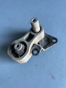 Montaje de motor inferior #2 Ford Fiesta 1.4 TDCi MK7 2008-12 (envío rápido) - Imagen 1 de 1