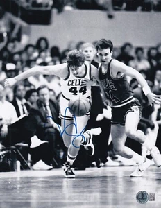 DANNY AINGE signed (BOSTON CELTICS) Basketball 8X10 photo BECKETT BAS BP30824 - Picture 1 of 1