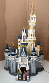 LEGO Disney: The Disney Castle (71040). Pre owned, complete with instructions.