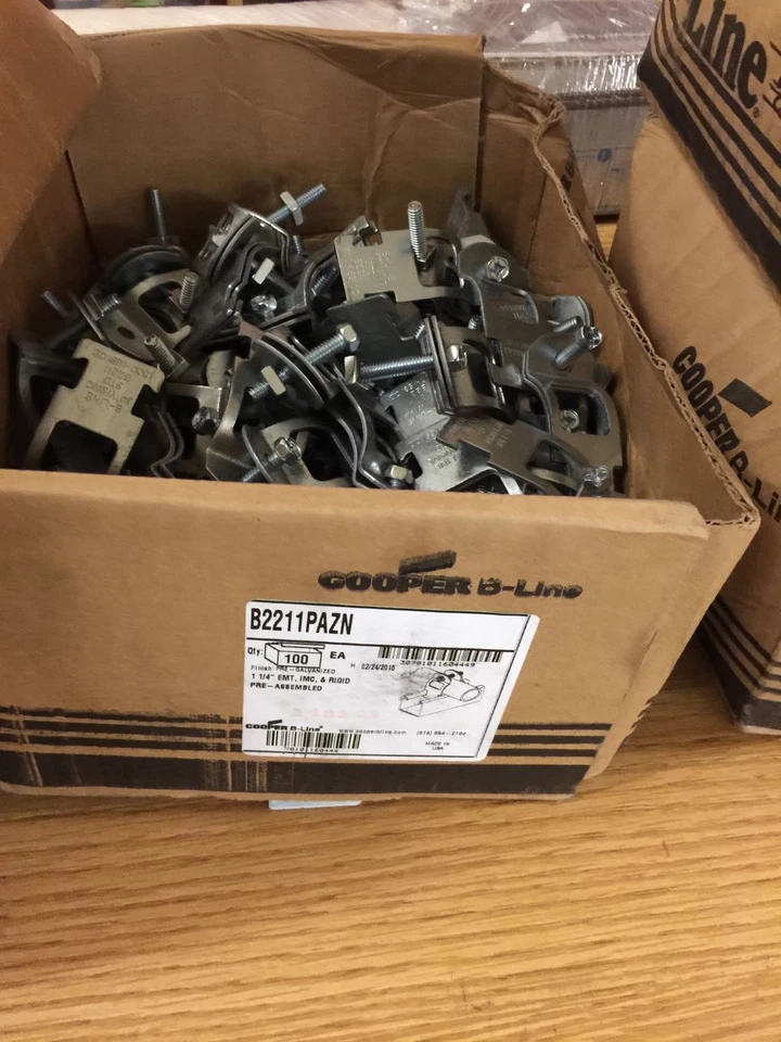 Cooper B-Line B2211PAZN Strut Strap, Universal, 1-1/4", Steel/Zinc Plated - Image 1 of 1