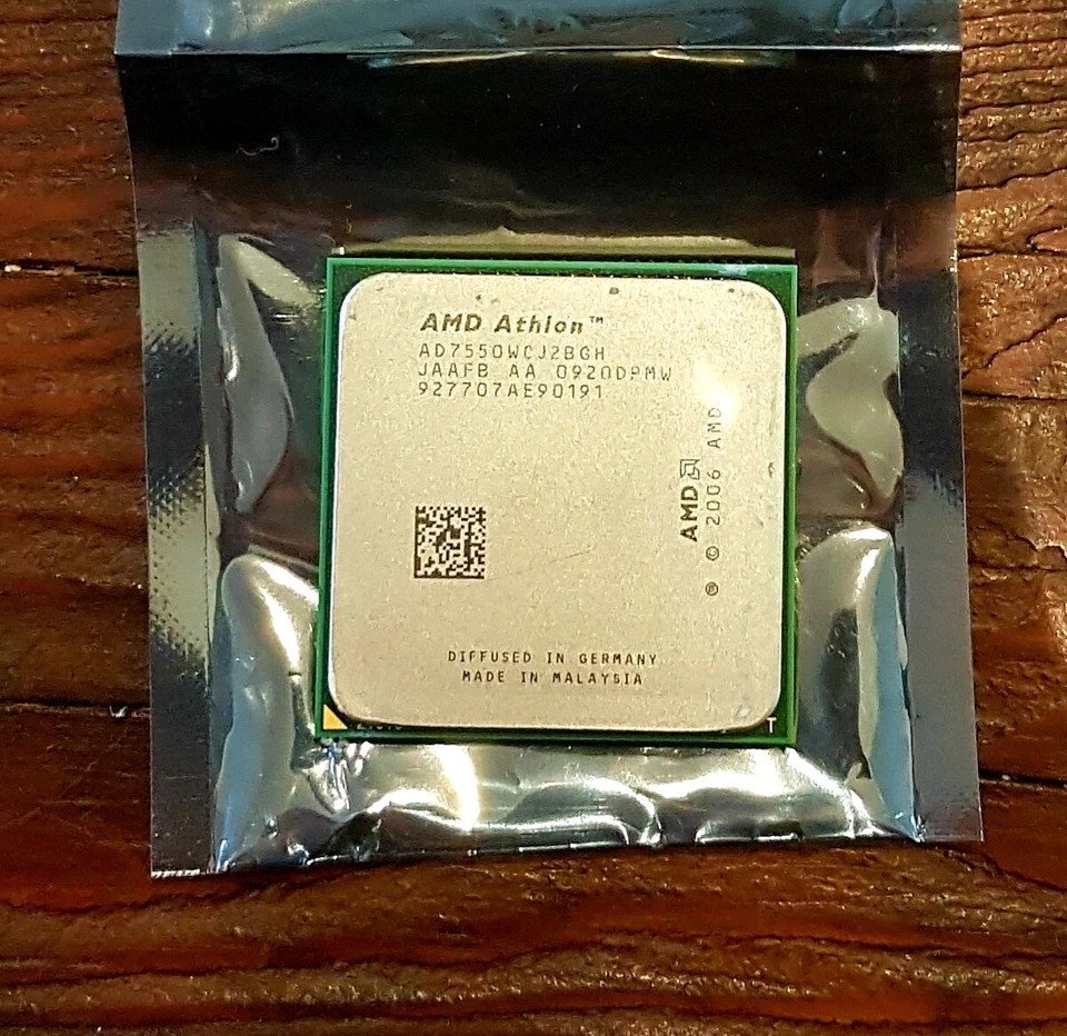 AMD Athlon X2 7550 Bureau CPU Processor - AD7550WCJ2BGH - Photo 1/1