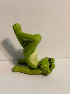 Norcrest Frosch Figur; Vintage Keramik grüner Frosch in Yoga Pose - Bild 1 von 9