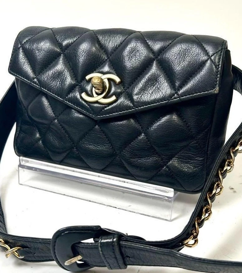 Bolso Cintura Chanel Matelasse Piel de Cordero Cuero Negro Dorado Bloqueo Giratorio Logo CC De Colección Foto 1 de 4