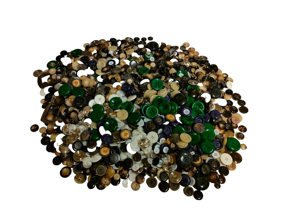3 kg Knöpfe Konvolut - viele Farben u. Größen, Zufallsmischung neue und alte-1 - Bild 1 von 1