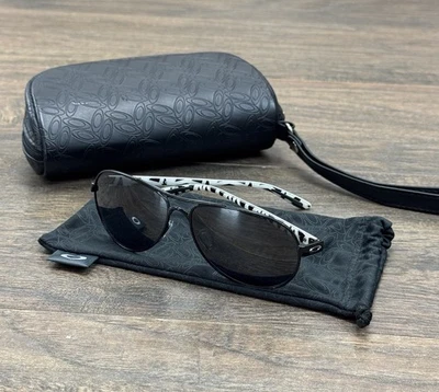 Oakley Sunglasses Black Feedback Retro 59 13 135 OO4079-05 w/Case - Image 1 of 4