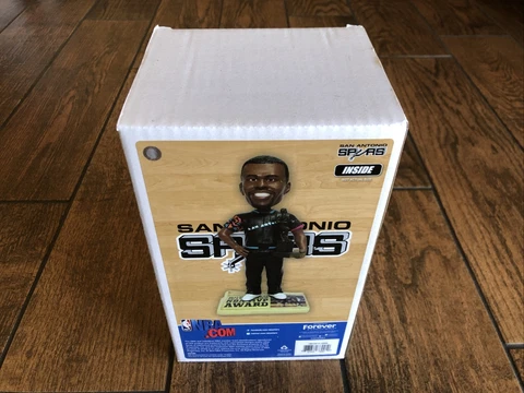 DAVID “The Admiral” ROBINSON San Antonio Spurs ‘95 NBA MVP Trophy Bobblehead NIB Cover