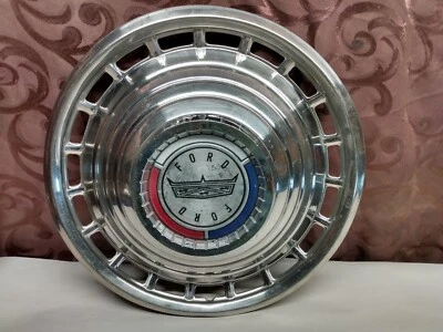 Ford Galaxie 500 1963 y sedán Country ~ cubierta de rueda tapacubos de 14" ~ C3AZ-1130-B Foto 1 de 4