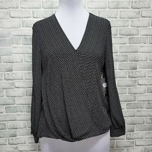 Vince Camuto Damenbluse M schwarz lebendiger Charme weiß Dreieckmuster Surplice - Bild 1 von 8