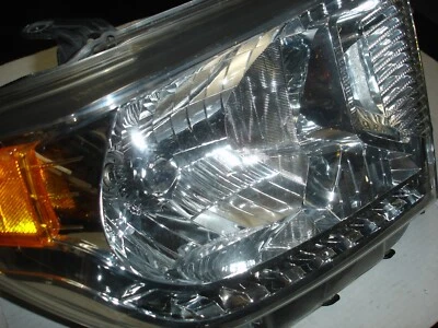 TOYOTA TUNDRA 4157 NAK 2015 MONTAJE FARO LADO PASAJERO Foto 1 de 4