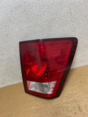 Luz trasera para pasajero derecho Jeep Grand Cherokee 2007 2008 2009 2010 OEM V5699 DW Foto 1 de 4