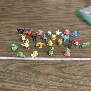 pokemon lot figure Lot Of  23 - Picture 1 of 6