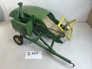John Deere Pull Type Combine Vintage Farm Toy Metal Made In U.S.A. 2H11 - Picture 1 of 10
