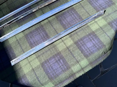 Parabrisas delantero izquierdo cromado mercedes-benz r107 380sl 560sl Foto 1 de 4