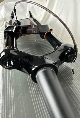 RST First 29 Zoll Federgabel mit Remote Lock Out - Bild 1 von 4