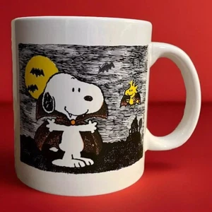 Peanuts Dracula Snoopy Halloween Great Pumpkin Ceramic Coffee/Tea Mug Cup - Picture 1 of 4