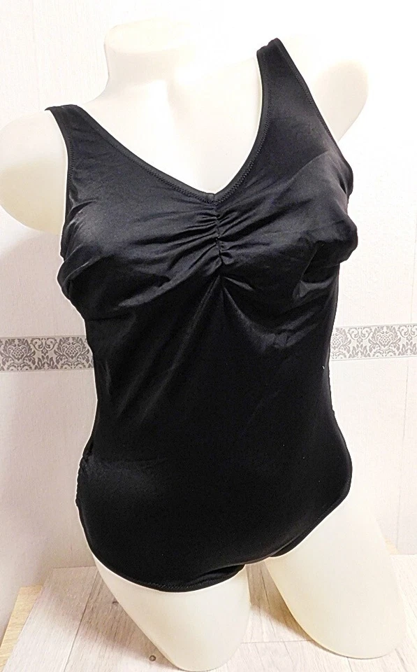 Fantasie Bügel Badeanzug Gr.38  Brust gefüttert hoher Rücken - Bild 1 von 2