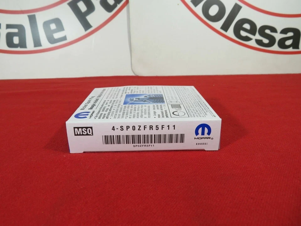 Juego de 4 bujías Dodge Chrysler Jeep 1,8 L 2,0 L 2,4 L NUEVO OEM MOPAR Foto 1 de 4