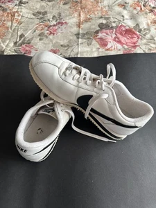 mens nike trainers size 10.5 used - Picture 1 of 9