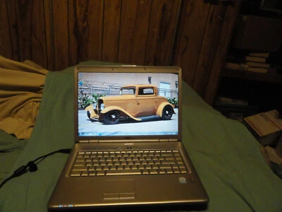 Laptop Dell Inspiron 1525 Windows 7 Home SP1 activada  Foto 1 de 4