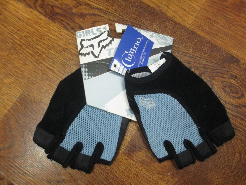 FOX TAHOE LIGHT BLUE GIRLS CYCLING GLOVES - Small - Image 1 of 4