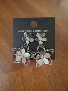 New York & Company Silver Tone Flowers Rhinestone Earrings - Picture 1 of 1