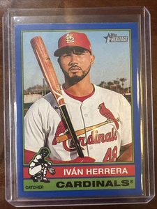 2025 Topps Heritage 1976 Versión Iván Herrera Borde Azul!🔥🔥 - Imagen 1 de 2