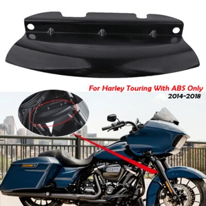 Motorcycle Black Lower Triple Tree Wind Deflector For Harley Touring FLHX 14-18 - Foto 1 di 8