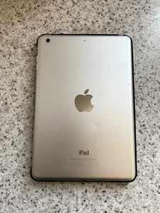 Apple iPad mini 2 - 16GB, Wi-Fi, 7.9in - Silver - Picture 1 of 2