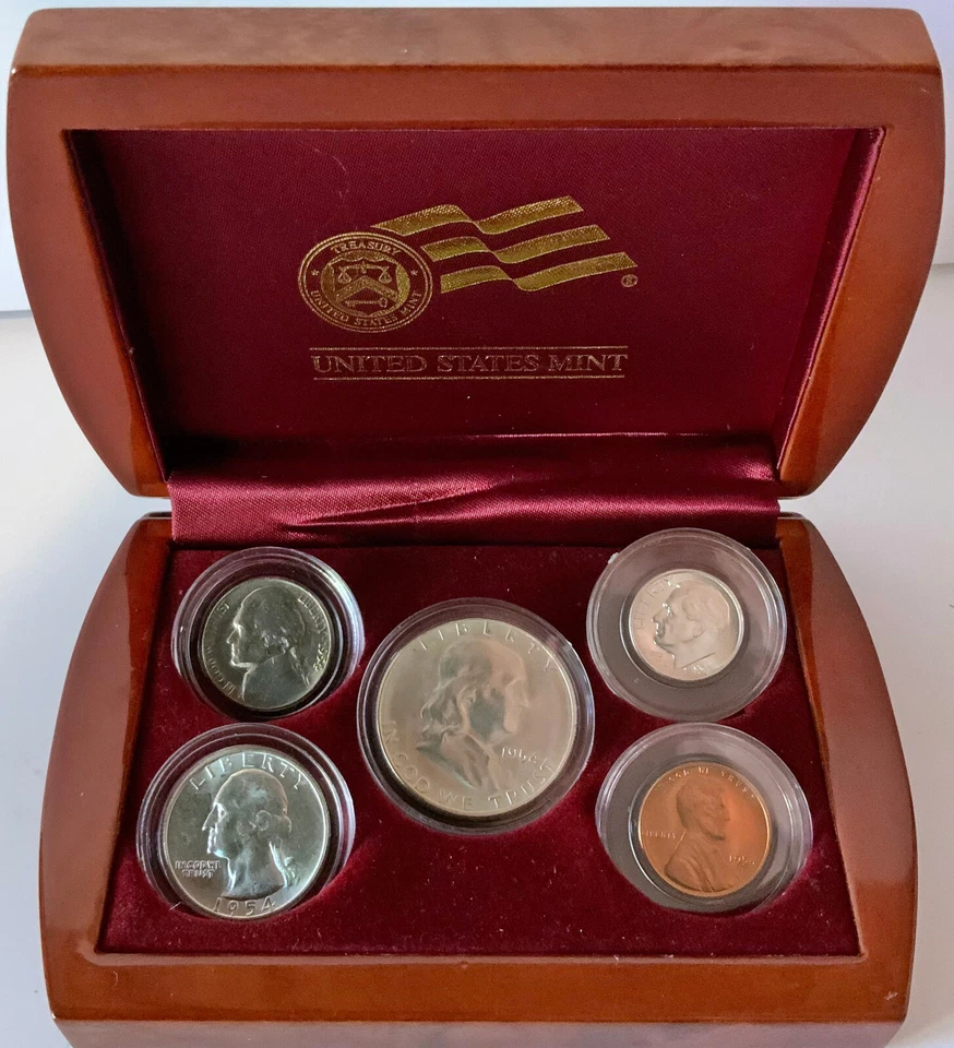 1951 UNCIRCULATED YEAR SET IN OFFICIAL U.S. MINT DISPLAY SILVER BIRTHYEAR COINS - Image 1 of 4