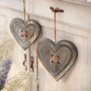 Deko Hänger Holz Shabby Chic Herz Knöpfe Landhaus Romantik Grau - 2 Stück im Set - Bild 1 von 1