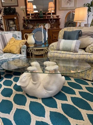 Mesa de centro vintage con tapa de vidrio ovalada Polar Bear  Foto 1 de 4