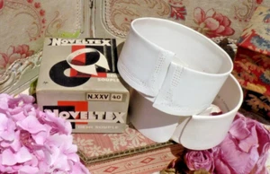 ALTE SCHACHTEL mit FALSCHKRAGEN "NOVELTEX" und Zusammenschluss von 4 verschiedenen Kragen um 1930 - Bild 1 von 17